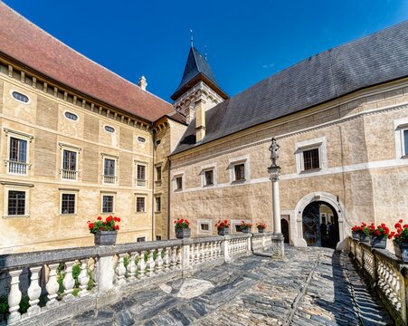 Hoyos 이미지 찾아보기 291 스톡 사진, 벡터 및 비디오 Adobe Stock