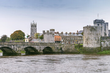 Fototapeta na wymiar View of King John's Castle, Limerick, Ireland