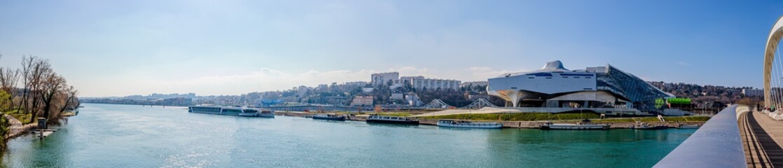 Panorama de la pointe de Confluence à Lyon