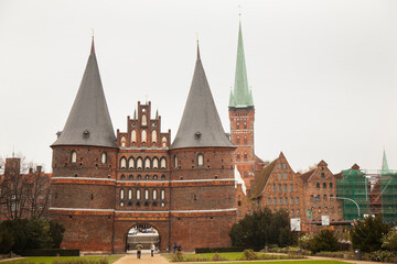 Fototapeta na wymiar Holsten Tor Lübeck