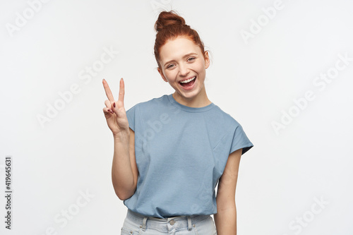 Mature Redhead Thumbs