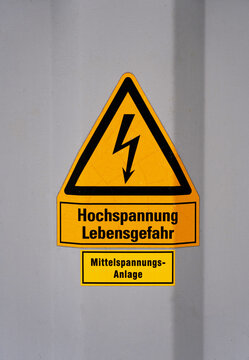 Mittelspannungsanlage Warnzeichen
