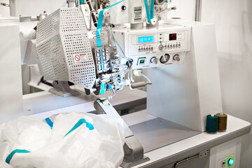 Seam sealing machine