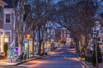 USA, Massachusetts, Nantucket Island. Nantucket Town, Christmas on Centre Street.