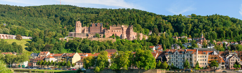 Fototapeta na wymiar Old town of Heidelberg with view of Heidelberg Castle
