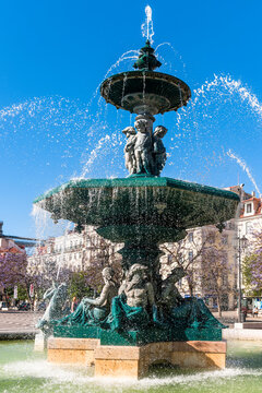 Portugal, Lisbon, Rossio, Fountain on Praca Dom Pedro IV