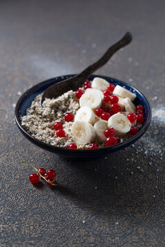 Buckwheat groats with currants and banana
