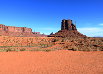 Fototapeta na wymiar West Mitten Butte and the surrounding landscape at Monument Valley, Arizona