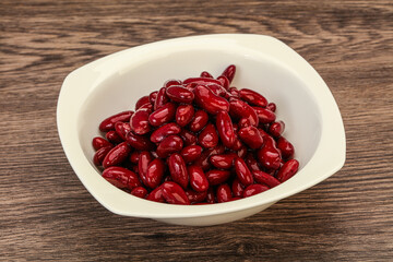 Red baked kidney in the bowl