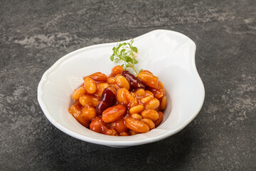 Baked kidney in tomato sauce