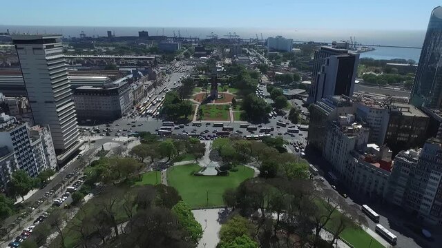 Vuelo sobre Plaza General San Mart&iacute;n Buenos Aires, Argentina.