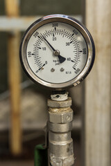pressure gauge