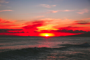 Fototapeta na wymiar SUNSET BY THE SEA Ala Moana Beach Park Honolulu Oahu Hawaii