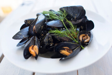 Clóchina Valenciana - Delicious Valencian clochinas - Boiled mussels - Plato de Clochinas o...