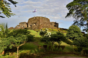 Paisajes y rincones del pequeño pueblo de El Castillo, a orillas del rio de San Juan, en el sur de...
