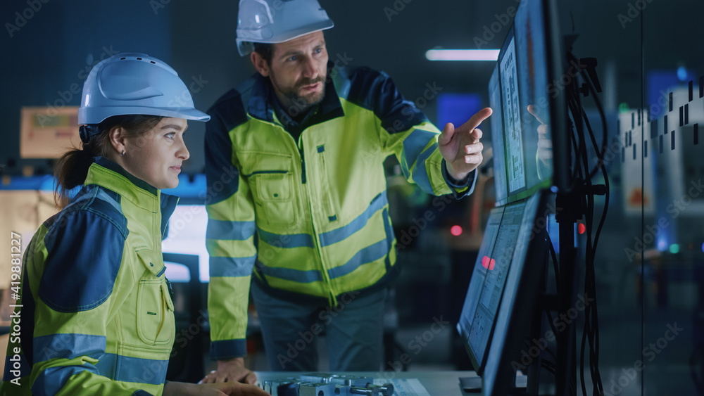 Poster Industry 4.0 Modern Factory: Project Engineer Talks to Female Operator who Controls Facility Production Line, Uses Computer with Screens Showing AI, Machine Learning Enhanced Assembly Process