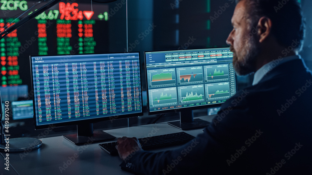 Poster Professional Financial Data Analysts Working in a Modern Monitoring Office with Live Analytics Feed on a Big Digital Screen. Monitoring Room with Finance Specialists Sit in Front of Computers. 