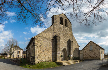 Fototapeta na wymiar Concèze (Corrèze, France) - Vue panoramique de l'église Saint Julien de Brioude
