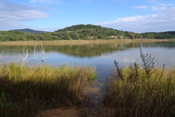 Fototapeta na wymiar Veduta del lago Baratz