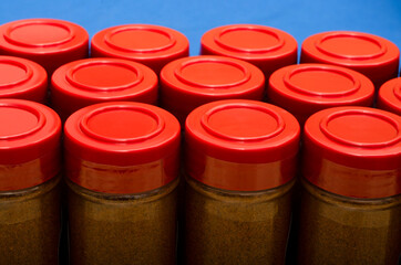 SPICE JARS/RED TOPS