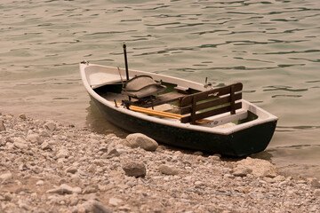 Fischerboot am Strand
