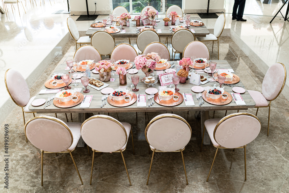 Wall mural Indoor pre wedding breakfast with beautiful pink and white tones