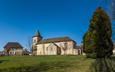 Fototapeta na wymiar Perpezac le noir (Corrèze, France) - Vue panoramique de l'église Saint Sicaire