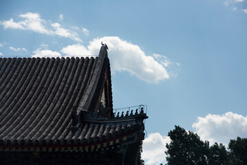 Fototapeta na wymiar Historical chinese or asian temple under blue sky