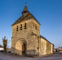 Chanteix (Corrèze, France) - Vue panoramique de l'église Saint Michel
