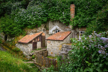 Fototapeta na wymiar Höhlenwohnungen in Langenstein Harz bei Halberstadt