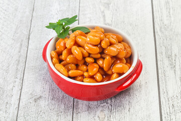 White beans with tomato sauce