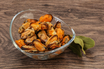 Pickled mussels in the bowl