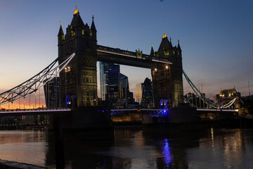 Fototapeta na wymiar A view of the Tower Bridge in the dusk