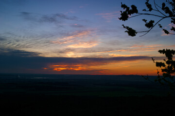 Obraz na płótnie Canvas wschód słońca niebo chmury widok krajobraz