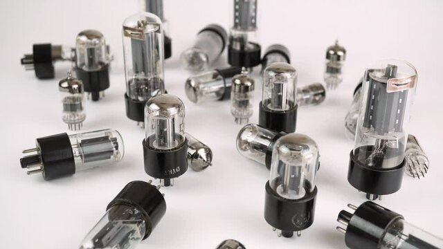 Receiving Amplifier Lamps For Circuitry Solutions.