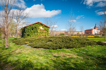 Obraz premium CASA CON ENREDADERAS