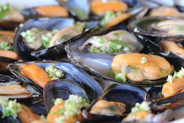mejillones aliñados con ajo, perejil i aceite de oliva