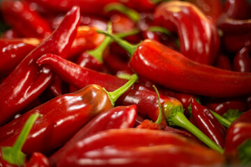 Chiles jalapeños rojos en close up