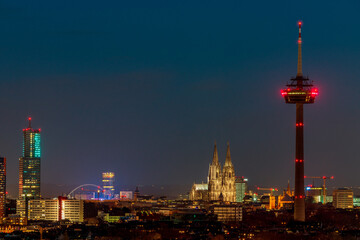 Fototapeta premium Cologne cityscape at night, Germany..View of Cologne Cathedral and Colonius TV Tower.