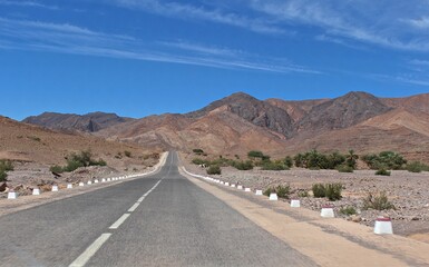 Fototapeta na wymiar Rural road in Southern Morocco