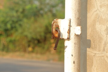 Curved iron for hanging on the door