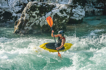 Auspowern beim Kajakfahren im Wildwasser