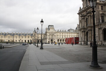 Fototapeta premium going in towards the museum