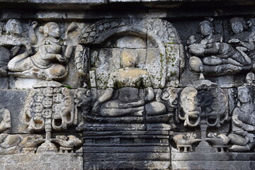 relief des Buddha im Borobudurtempel auf Java