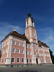 Fototapeta na wymiar Seitliche Sicht auf die Wallfahrtskirche Birnau am Bodensee