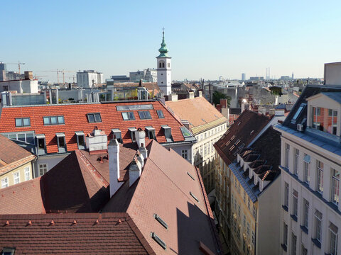 Ein Blick &uuml;ber Wien und in die engen Gassen der Altstadt.