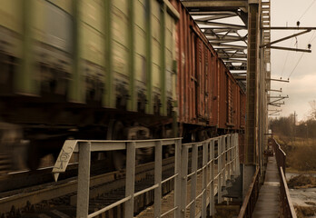 the train travels across the railway bridge
