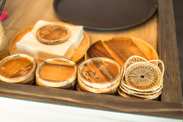 The blurred background of the chocolate ice cream cake is in the shape of various animals, giving a new twist to today's coffee shop or dessert shop menu.