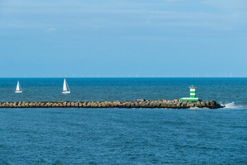 Grüner Leuchtturm in der Hafeneinfahrt Ijmuiden bei Amsterdam Niederlande
leuchtturm, Ijmuiden,...