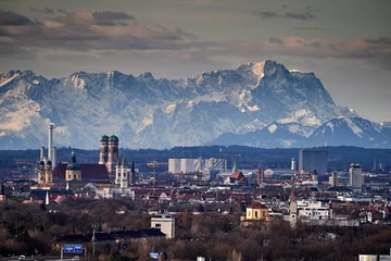 München vor Zugspitze © AxG